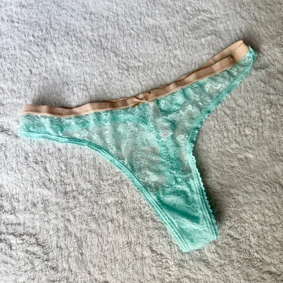 Lace Trim Thong Set (NWOT) - Picture 2 of 8